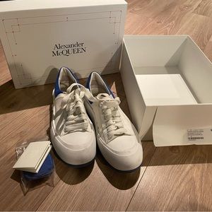 Alexander McQueen sneaker size 42.